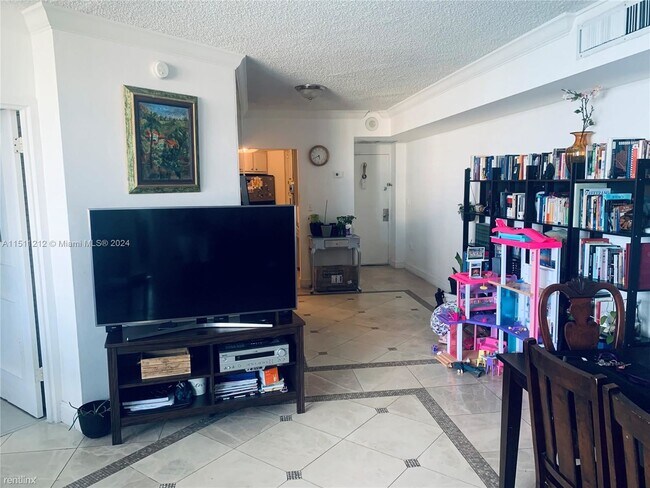 Foto del edificio - 2 br, 2 bath Condo - 801 Brickell Bay Dr A...