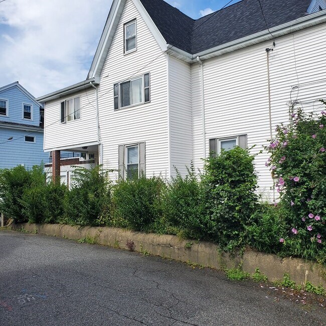 Foto del edificio - 549 Main St