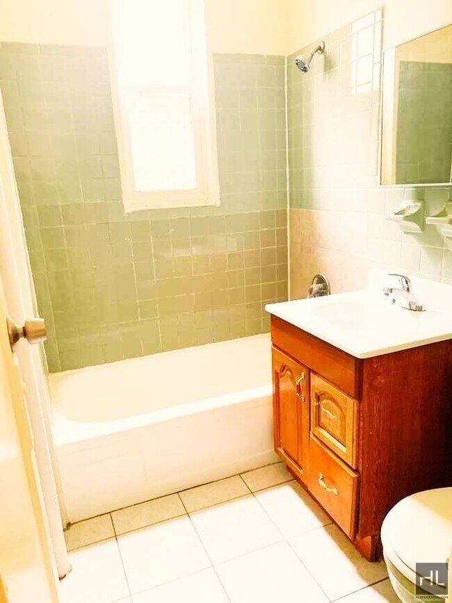 Foto del edificio - EAST 223 STREET