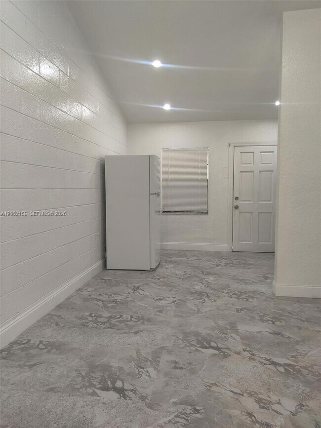 Foto del edificio - 709 NE 7th St