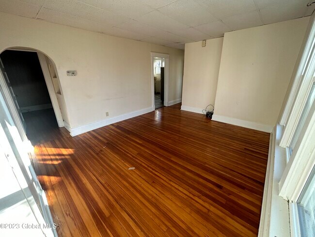 Building Photo - 454 Ontario St