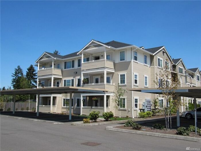 Foto principal - Puyallup 3bdr 2bath condo w/ covered parking