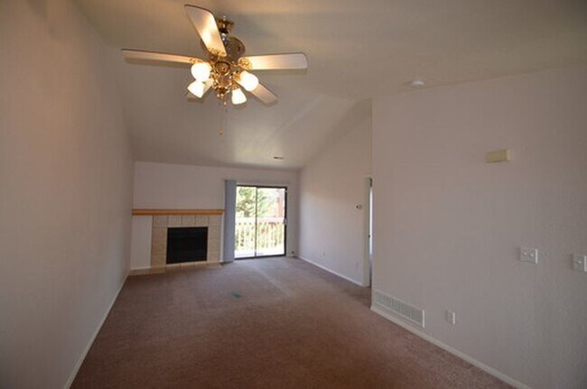 Photo - Clean, Bright upstairs Banyan Hollow Condo w/ central A/C!