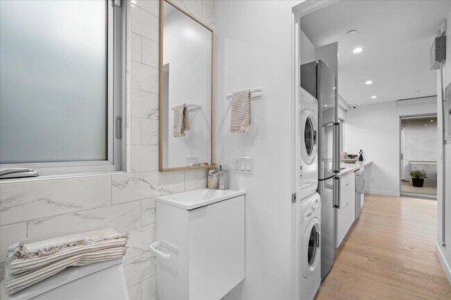 Foto del edificio - 541 Rose Ave