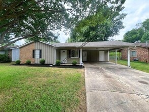 Building Photo - 16 Brookway Ln