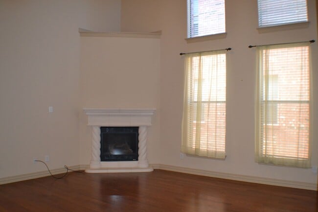 Building Photo - House for Lease in Lewisville