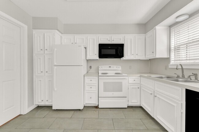 Building Photo - 1310 Speight Ave