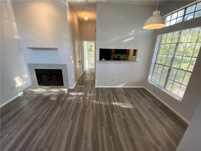 Building Photo - 2811 Rio Grande St