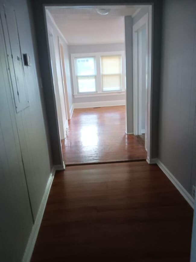 Building Photo - 204 East 16th St SW