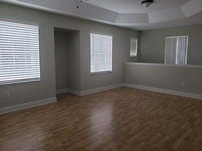 Building Photo - 1205 Belmont Pl