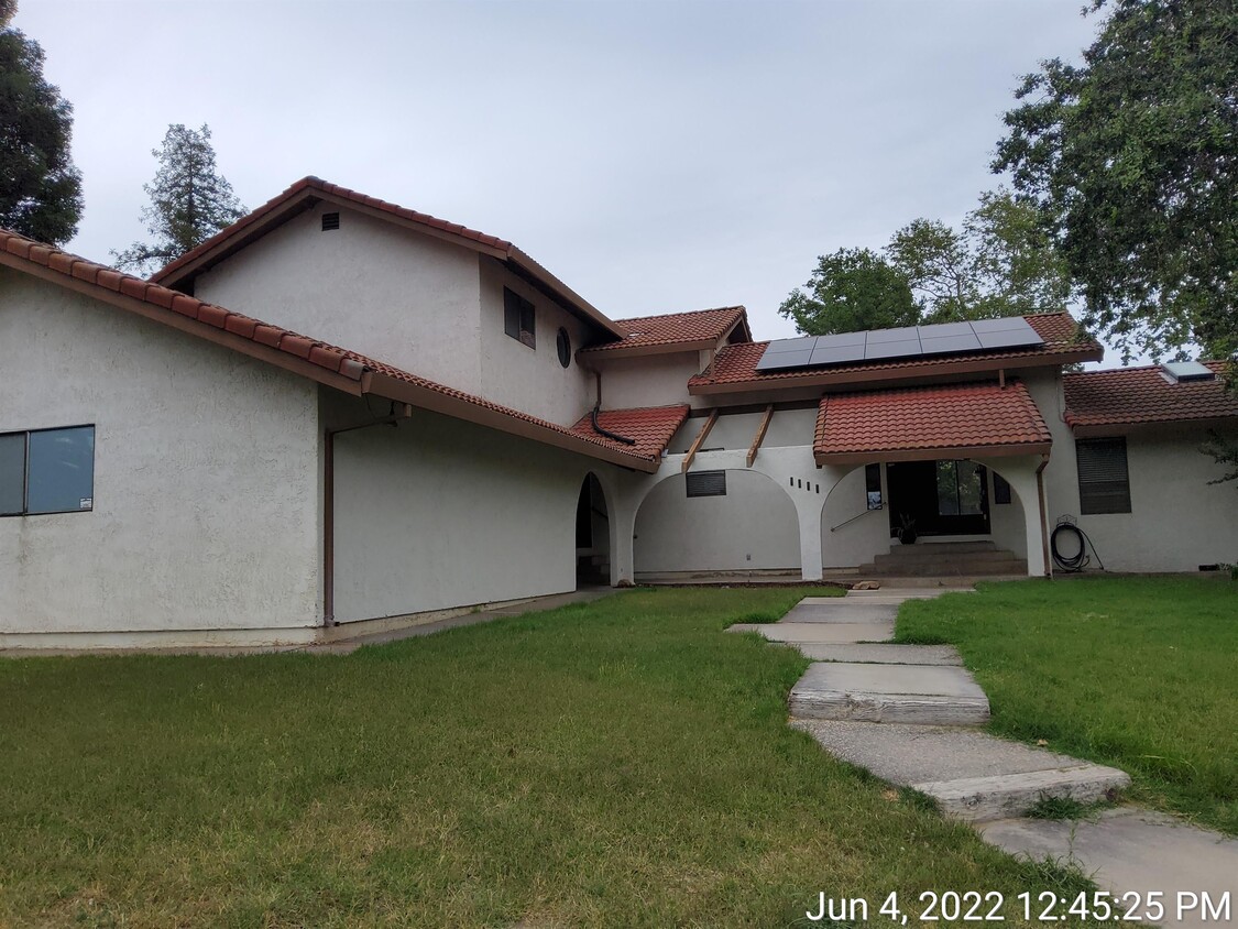 Primary Photo - 1111 Hunn Rd