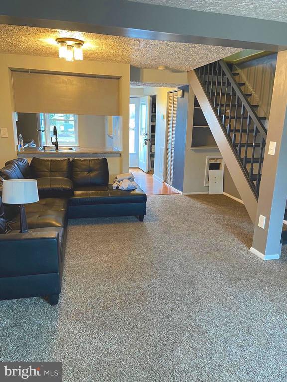 Foto del edificio - 5804 Drawbridge Ct