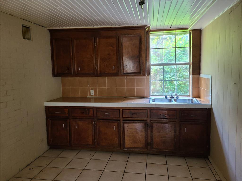 Primary Photo - 1265 Du Barry Ln