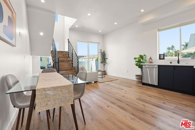 Foto del edificio - 1520 Magnolia Ave