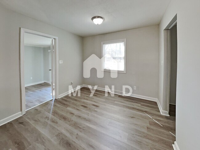 Building Photo - 1701 Anthony Dr
