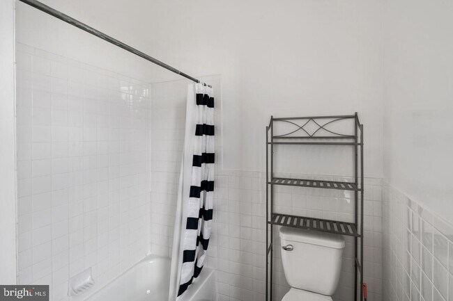 Foto del edificio - 329 S 17th St