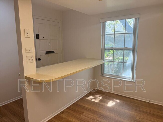 Foto del edificio - 225 Ranier Cove