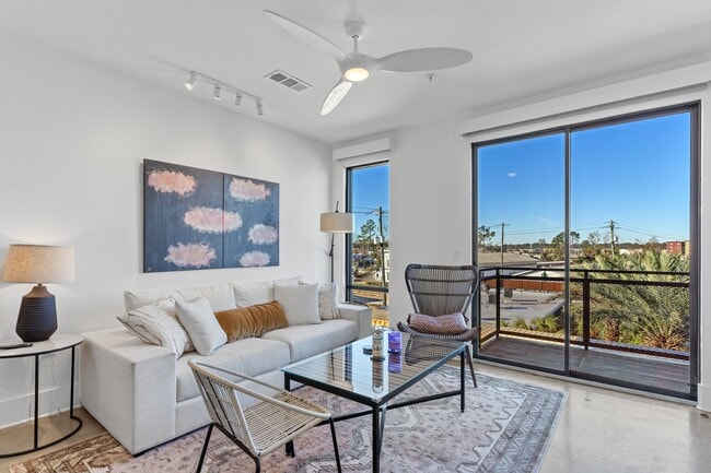 Photo - 510 All Saints St Townhome