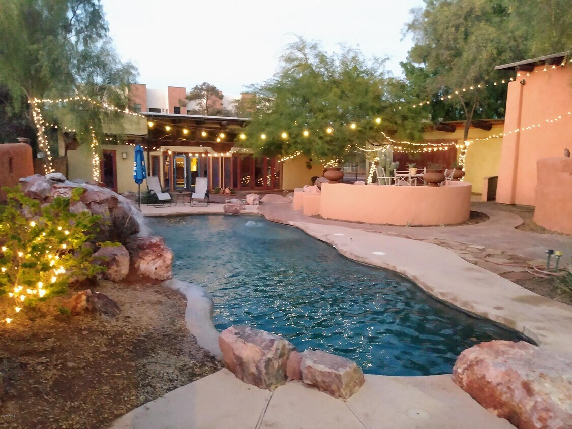 Foto principal - 599 W 5th St