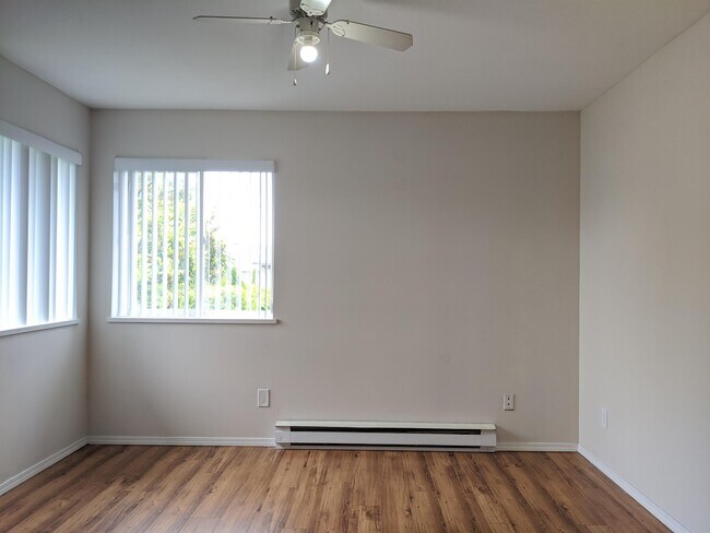 Photo du bâtiment - 9235 Woodbine St