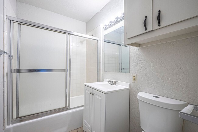 Foto del edificio - Updated 3 Bed - 1 Bath in Bethany!