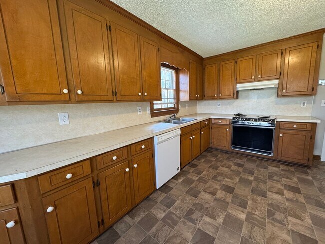 Building Photo - Autumn18041806