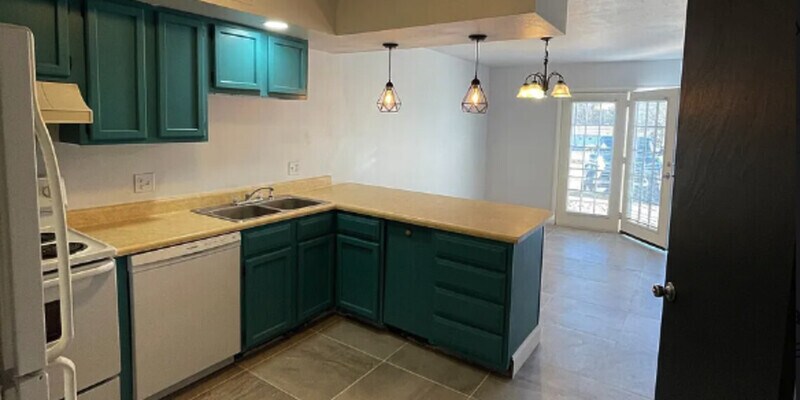 Primary Photo - Oakwood Apartments