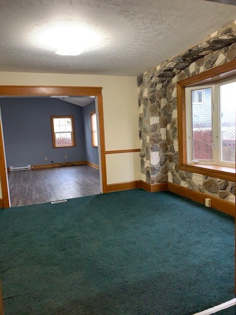Foto del edificio - Beautiful spacious 3 bedroom home for rent