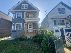 Building Photo - 2323 S 17th St
