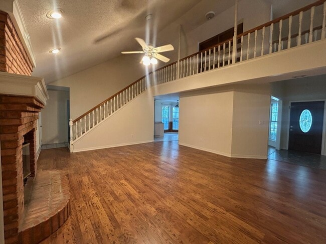 Building Photo - 310 Shoal River Dr