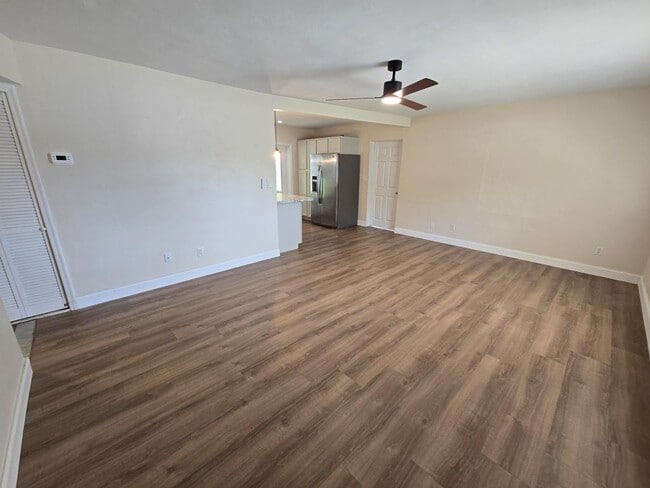 Building Photo - 2921 Sunset Rd