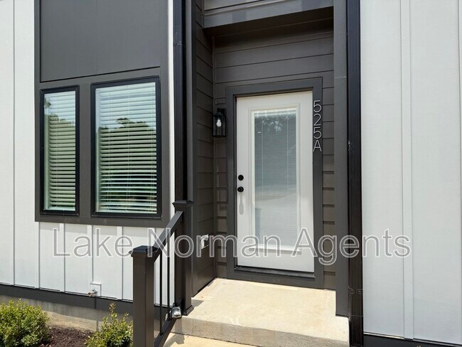 Foto del edificio - 525 Dellwood Dr
