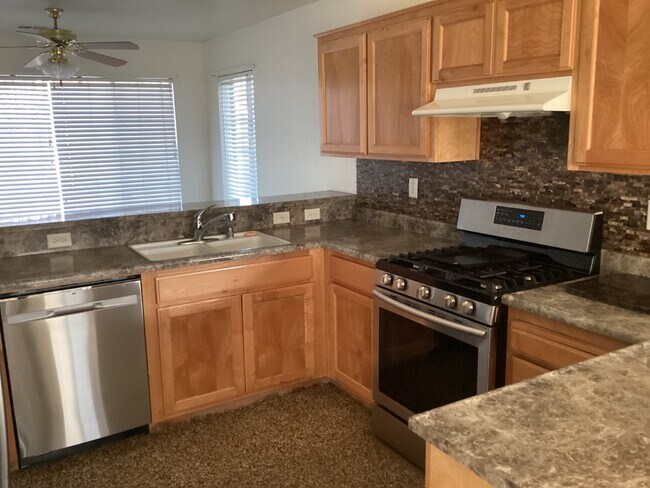 Foto del edificio - 739 Ashbury Ct