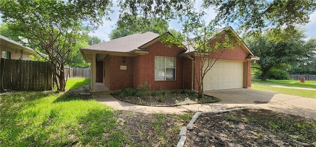 Building Photo - 2415 Carnation Ct