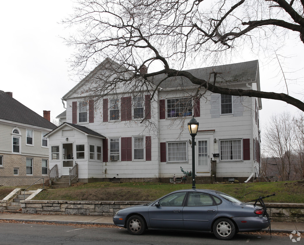 Building Photo - 119 Main St