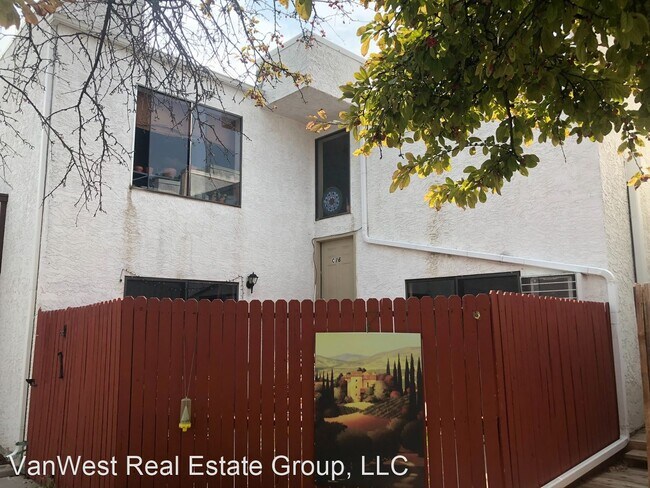 Building Photo - 2 br, 2 bath House - 1315 Estes St Unit 16-C