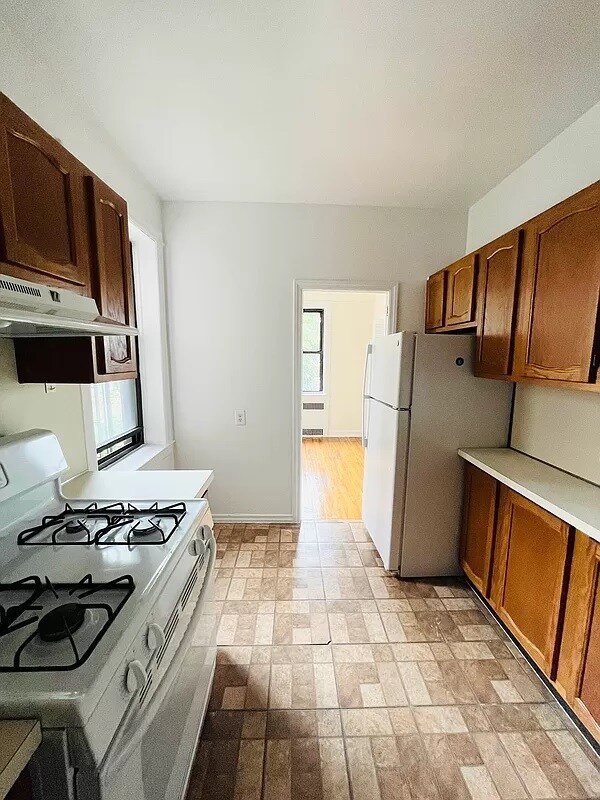 Foto del edificio - 214-32 43rd Ave