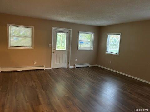 Building Photo - 2250 Island View Dr