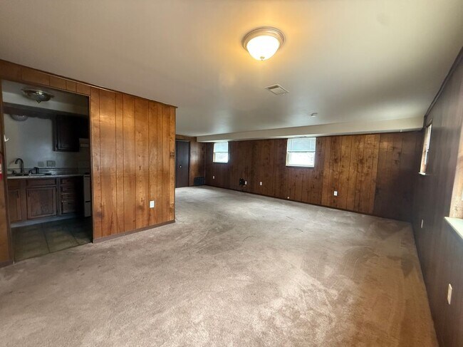 Foto del edificio - 537 Brandt Ave