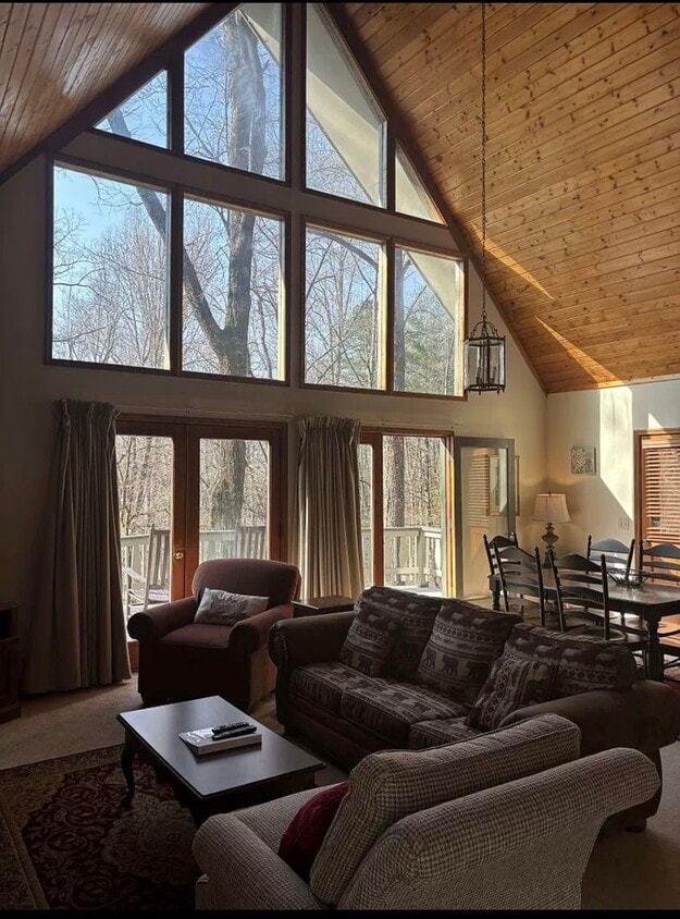 Primary Photo - 417 Chalet Village Dr