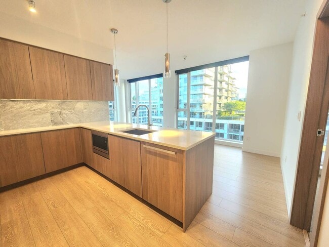 Photo du bâtiment - 1103-8988 Patterson