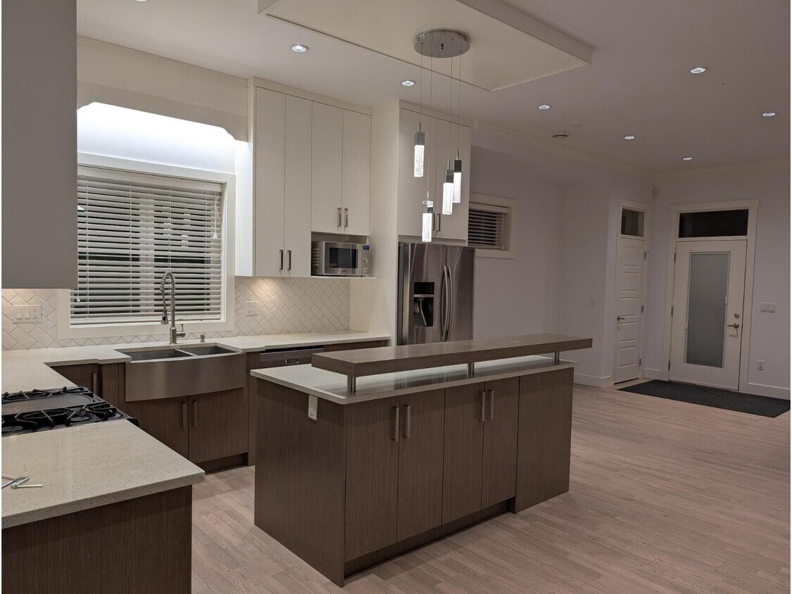 Photo principale - 15432-15426 26 Ave