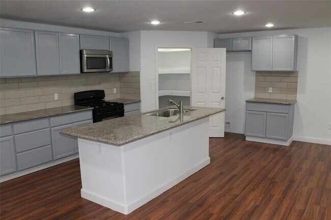 Building Photo - 3718 Darlinghurst Dr