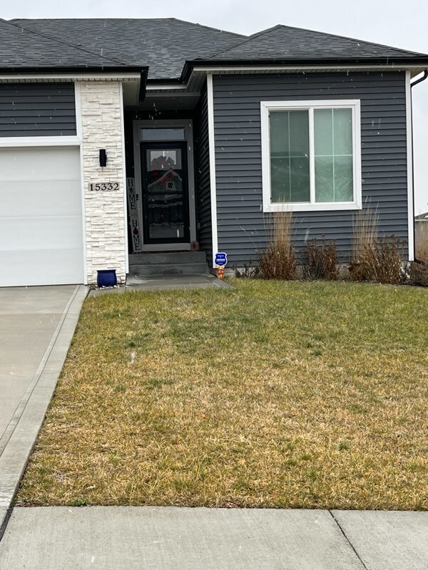 Building Photo - 15332 Deerview Dr