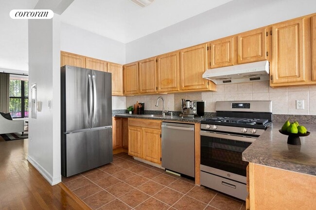 Building Photo - 489 Manhattan Ave