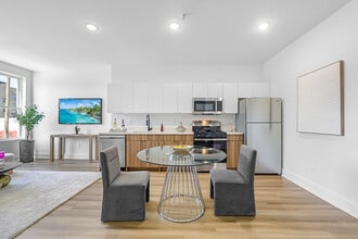 Building Photo - 30-32 McAdoo Ave - ASK ABOUT OUR RENT SPECIAL