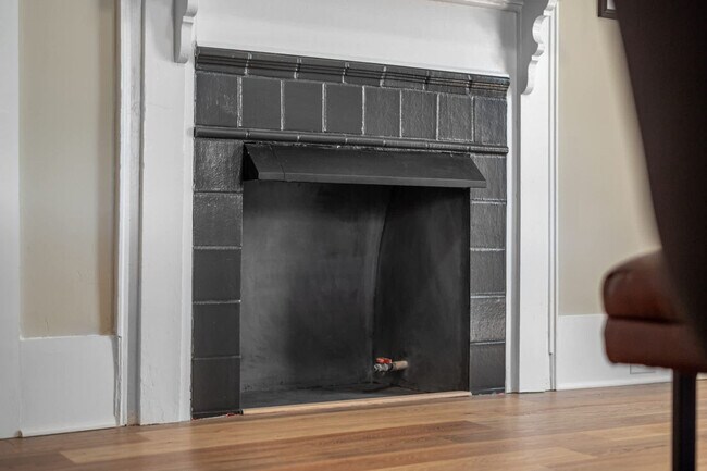 Foto del edificio - 500 W Rosemary St