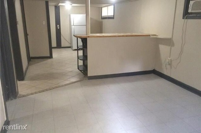 Foto del edificio - 1056 Regent St SW