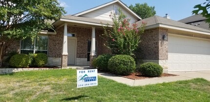 Building Photo - 207 Ponderosa Dr
