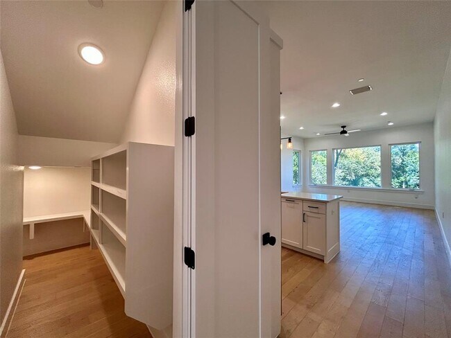 Building Photo - 4010 Clawson Rd